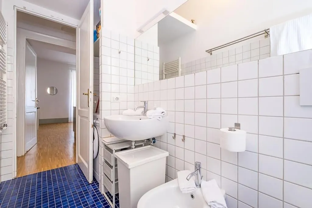 Ht La Spezia Bilo Apartment Rome Italy
